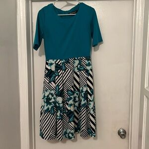 Teal dress size M with pockets
